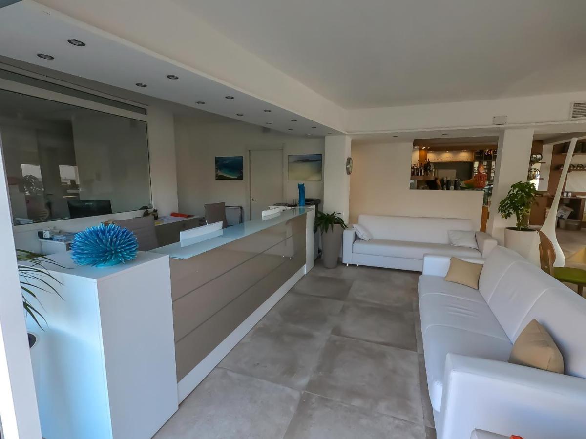 Апарт отель La Contessa Pool & Sea View Санта-Тереза-Галлура Экстерьер фото
